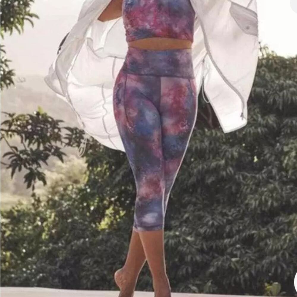 ATHLETA Salutation II Stash Pocket Capri Leggings‎ Supernova Purple Pink XXS